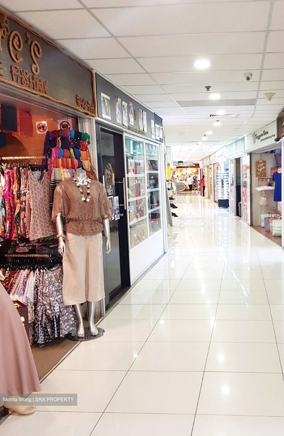 Holland Road Shopping Centre (D10), Retail #419592941